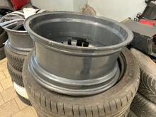Laden Sie das Bild in den Galerie-Viewer, 1x Alufelge 18 Zoll 7.5" 5x108 49ET Glanz Schwarz 9809687377 Peugeot 5008 I FEL4690639709rz