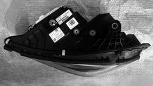 Laden Sie das Bild in den Galerie-Viewer, Frontscheinwerfer Mercedes-Benz W206 A2069060703 LED Links Headlight