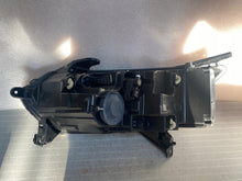 Laden Sie das Bild in den Galerie-Viewer, Frontscheinwerfer Dacia Sandero III Logan 260107920R LED Rechts Headlight SCH2048724145nw