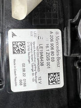 Load image into Gallery viewer, Frontscheinwerfer Mercedes-Benz W206 A2069068003 Ein Stück (Rechts oder Links) SCH5344141092zk