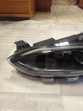 Load image into Gallery viewer, Frontscheinwerfer Ford Focus JX7B13E017AF Links Scheinwerfer Headlight SCH6887798381ch