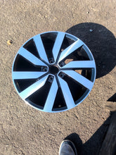 Laden Sie das Bild in den Galerie-Viewer, 1x Alufelge 18 Zoll 7.0" 5x112 5TA601025F VW Touran Rim Wheel FEL3154952045in