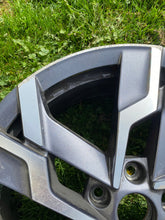 Laden Sie das Bild in den Galerie-Viewer, 1x Alufelge 19 Zoll 8.0&quot; 5x112 45ET 57A601025AE Skoda Karoq Rim Wheel