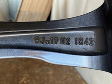 Load image into Gallery viewer, 1x Alufelge 19 Zoll 9.0" 5x120 42ET Glanz Schwarz 7847544 BMW Mg Rim Wheel FEL4111267335gq
