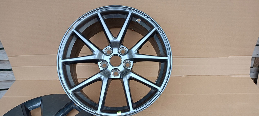 1x Alufelge 18 Zoll 8.5" 5x114.3 40ET Glanz 1044261-00-A 104426-00 Tesla Model X