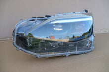 Laden Sie das Bild in den Galerie-Viewer, Frontscheinwerfer Toyota Yaris Cross 81185-0DP70 LED Links Headlight SCH1049144427rn