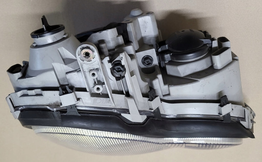 Frontscheinwerfer Mercedes-Benz W203 Rechts Scheinwerfer Headlight SCH4014528246ke