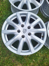 Load image into Gallery viewer, 4x Alufelge 18 Zoll 8.0" 5x130 53ET Glanz Silber 7P5601025 Porsche Cayenne FEL6199444233dk