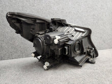 Laden Sie das Bild in den Galerie-Viewer, Frontscheinwerfer Mercedes-Benz W447 A4479068101SCZ A4479068101 LED Links SCH2121263447ar