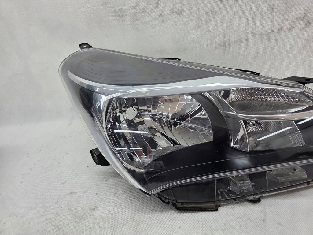 Frontscheinwerfer Toyota Yaris SPP14013 Rechts Scheinwerfer Headlight