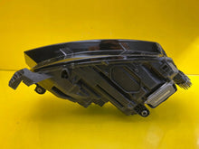 Laden Sie das Bild in den Galerie-Viewer, Frontscheinwerfer Skoda Octavia IV 5E4941015B 5E4941017B5E4941015 LED Links SCH5206982417zs