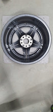 Laden Sie das Bild in den Galerie-Viewer, 1x Alufelge 18 Zoll 8.5" 5x112 52ET A2064011800 Mercedes-Benz W206 S206 FEL9936911985tt