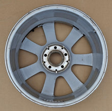 Laden Sie das Bild in den Galerie-Viewer, 1x Alufelge 17 Zoll 7.5" 5x112 47 5ET Matt Silber A2044013502 Mercedes-Benz W204 FEL7983727899yf