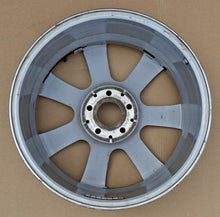 Laden Sie das Bild in den Galerie-Viewer, 1x Alufelge 17 Zoll 7.5" 5x112 47 5ET Matt Silber A2044013502 Mercedes-Benz W204 FEL7983727899yf
