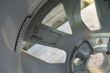 Load image into Gallery viewer, 1x Alufelge 17 Zoll 7.0" 5x112 46ET Glanz Silber 5E3601025E Skoda Octavia 5e3 Iv FEL1091012852mh