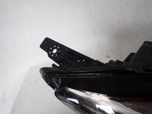 Laden Sie das Bild in den Galerie-Viewer, Frontscheinwerfer Dacia Sandero III 260101940R Full LED Rechts Headlight