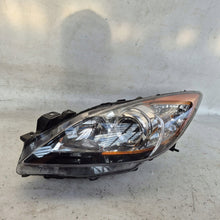 Laden Sie das Bild in den Galerie-Viewer, Frontscheinwerfer Mazda 3 BDG7-51040 Xenon Links Scheinwerfer Headlight SCH4754688203eh