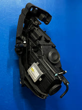 Laden Sie das Bild in den Galerie-Viewer, Frontscheinwerfer Audi A3 8P0941004 Xenon Rechts Scheinwerfer Headlight SCH1456025272rh