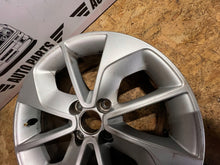 Laden Sie das Bild in den Galerie-Viewer, 1x Alufelge 17 Zoll 4x100 403009007R Renault Clio IV 1 Rim Wheel FEL8415042676kk