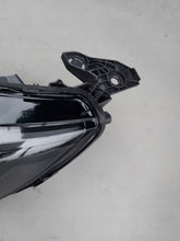 Laden Sie das Bild in den Galerie-Viewer, Frontscheinwerfer Peugeot 2008 9823194180 LED Links Scheinwerfer Headlight