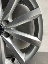 Laden Sie das Bild in den Galerie-Viewer, 1x Alufelge 17 Zoll 7.0" 5x112 5K7601025B VW Golf Vi Rim Wheel FEL2211327240bo