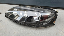 Laden Sie das Bild in den Galerie-Viewer, Frontscheinwerfer Mazda 6 Xenon Links Scheinwerfer Headlight