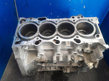 Laden Sie das Bild in den Galerie-Viewer, Motorblock Ford Mazda SH01 2.2 Diesel Unkomplett