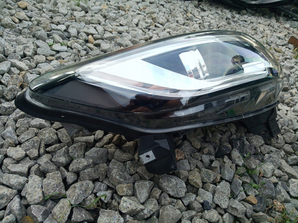 Frontscheinwerfer Renault Kadjar 260107249R Rechts Scheinwerfer Headlight