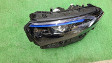 Laden Sie das Bild in den Galerie-Viewer, Frontscheinwerfer Mercedes-Benz Eqb X243 A2439068900KZ Links Headlight