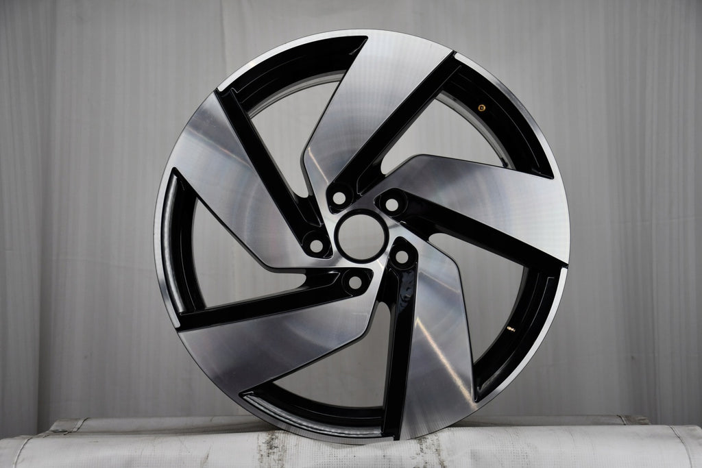 1x Alufelge 18 Zoll 7.5" 5x112 51ET Glanz 5H0601025H VW Golf Viii Rim Wheel FEL5814414821cw
