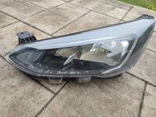Laden Sie das Bild in den Galerie-Viewer, Frontscheinwerfer Ford Focus JX7B13W030-CE Links Scheinwerfer Headlight SCH7502022774vm