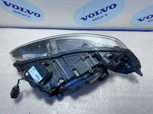 Laden Sie das Bild in den Galerie-Viewer, Frontscheinwerfer Volvo Xc60 31420249 Xenon Links Scheinwerfer Headlight