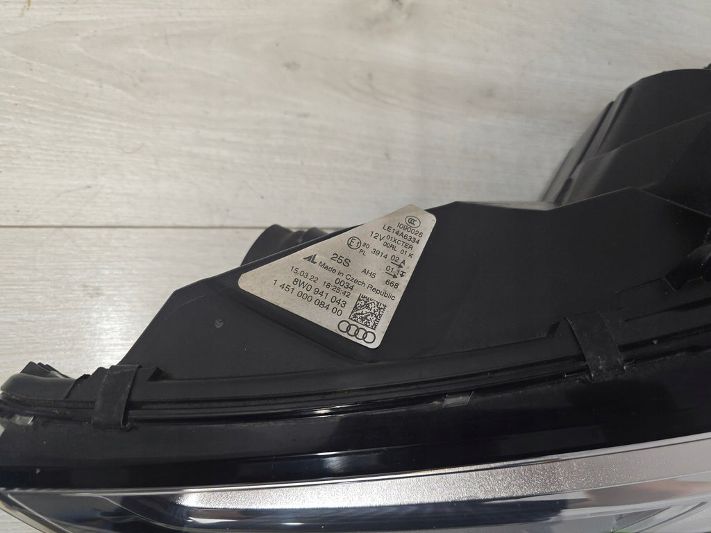 Frontscheinwerfer Audi A4 B9 8W0941043 Xenon Ein Stück (Rechts oder Links)