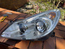 Laden Sie das Bild in den Galerie-Viewer, Frontscheinwerfer Opel Corsa D 13186381 Links Scheinwerfer Headlight SCH2491612907ec