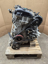 Laden Sie das Bild in den Galerie-Viewer, Motor Mazda 6 LF 131TKm 2006 Benzin Engine Komplett