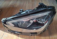 Laden Sie das Bild in den Galerie-Viewer, Frontscheinwerfer Mercedes-Benz W206 A2069063903 Ein Stück (Rechts oder Links) SCH6788723263ah