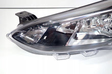 Laden Sie das Bild in den Galerie-Viewer, Frontscheinwerfer Ford Focus MX7B-13E015-CE Ein Stück (Rechts oder Links) SCH3836636213qx
