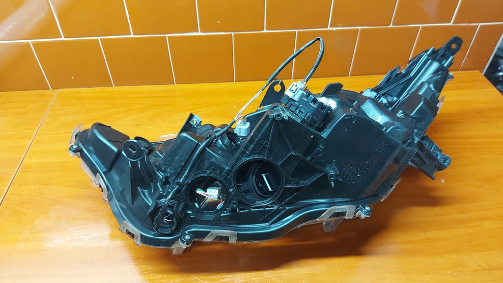 Frontscheinwerfer Toyota V 81145-42E50 LED Rechts Scheinwerfer Headlight