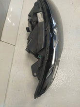 Laden Sie das Bild in den Galerie-Viewer, Frontscheinwerfer Land Rover I Sport Discovery L550 FK7213W029 Xenon Rechts SCH6178233924dd