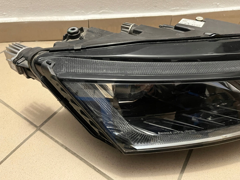 Frontscheinwerfer Skoda Octavia IV 5E4941016A LED Rechts Scheinwerfer Headlight SCH4868359715dr