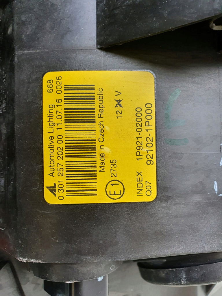 Frontscheinwerfer Kia Venga 92102-1P000 Rechts Scheinwerfer Headlight