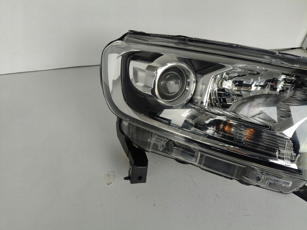 Frontscheinwerfer Ford Ranger Rechts Scheinwerfer Headlight SCH3945545877xx