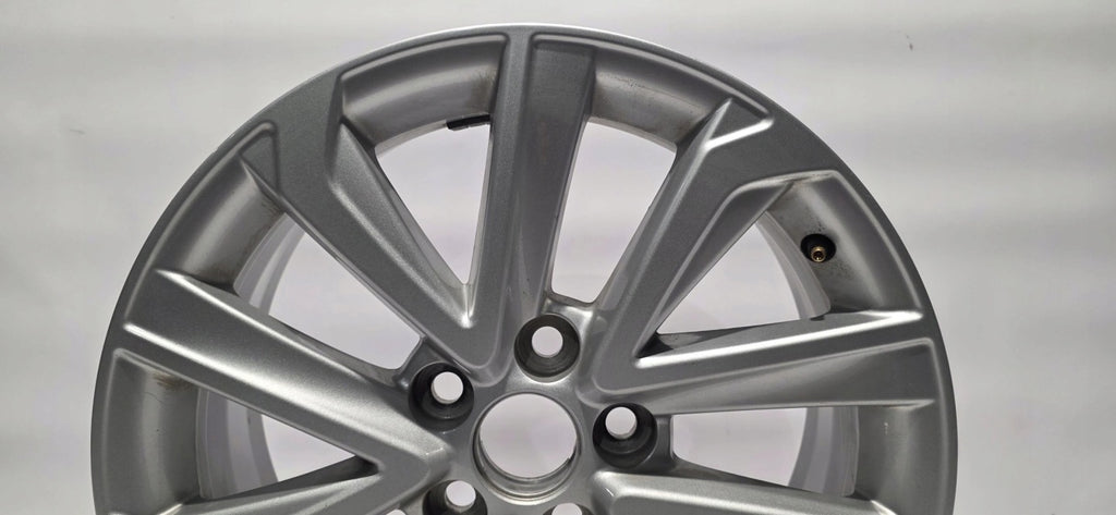 1x Alufelge 17 Zoll 7.0" 5x114.3 50ET HL8103 Toyota Auris Rim Wheel FEL5005681895xi