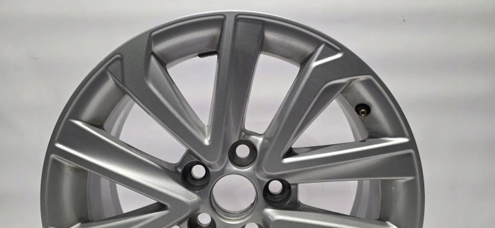 1x Alufelge 17 Zoll 7.0" 5x114.3 50ET HL8103 Toyota Auris Rim Wheel FEL5005681895xi