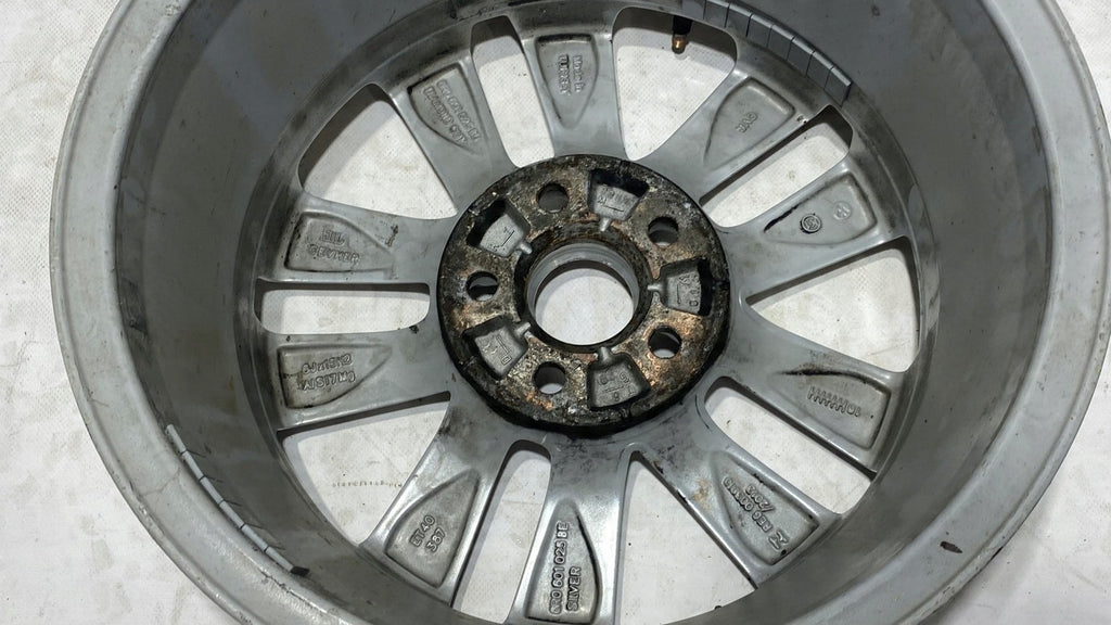 1x Alufelge 15 Zoll 6.0" 5x100 40ET Glanz Silber 6R0601025 VW Polo Rim Wheel