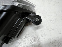 Load image into Gallery viewer, Frontscheinwerfer Skoda Superb 3V1941015A Xenon Links Scheinwerfer Headlight SCH1634355337yv