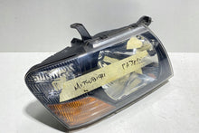 Laden Sie das Bild in den Galerie-Viewer, Frontscheinwerfer Mitsubishi Pajero III 10087420 Rechts Scheinwerfer Headlight