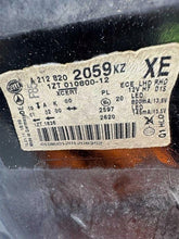 Load image into Gallery viewer, Frontscheinwerfer Mercedes-Benz W212 A2128202059 Xenon Rechts Headlight SCH3372537680qz