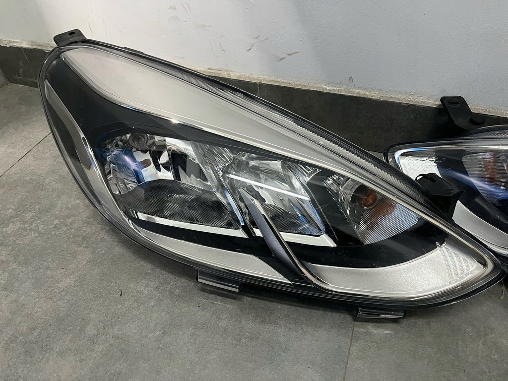 Frontscheinwerfer Ford Fiesta I H1BB13W030AD H1BB13W029AK Rechts oder Links SCH3539993525vi