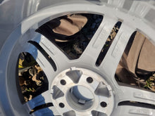 Load image into Gallery viewer, 4x Alufelge 17 Zoll 7.0" 5x112 44 5ET Glanz Silber Mercedes-Benz Gla Rim Wheel FEL1809007539tj